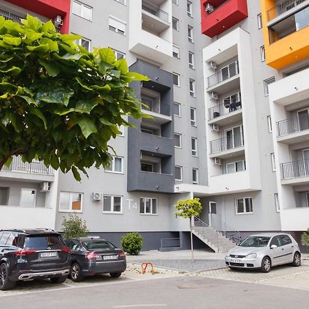 Charming Family Haven Apartment Орадеа Екстериор снимка