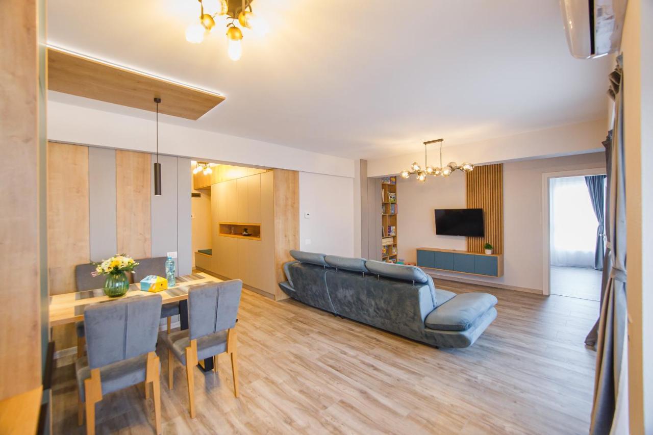 Charming Family Haven Apartment Орадеа Екстериор снимка