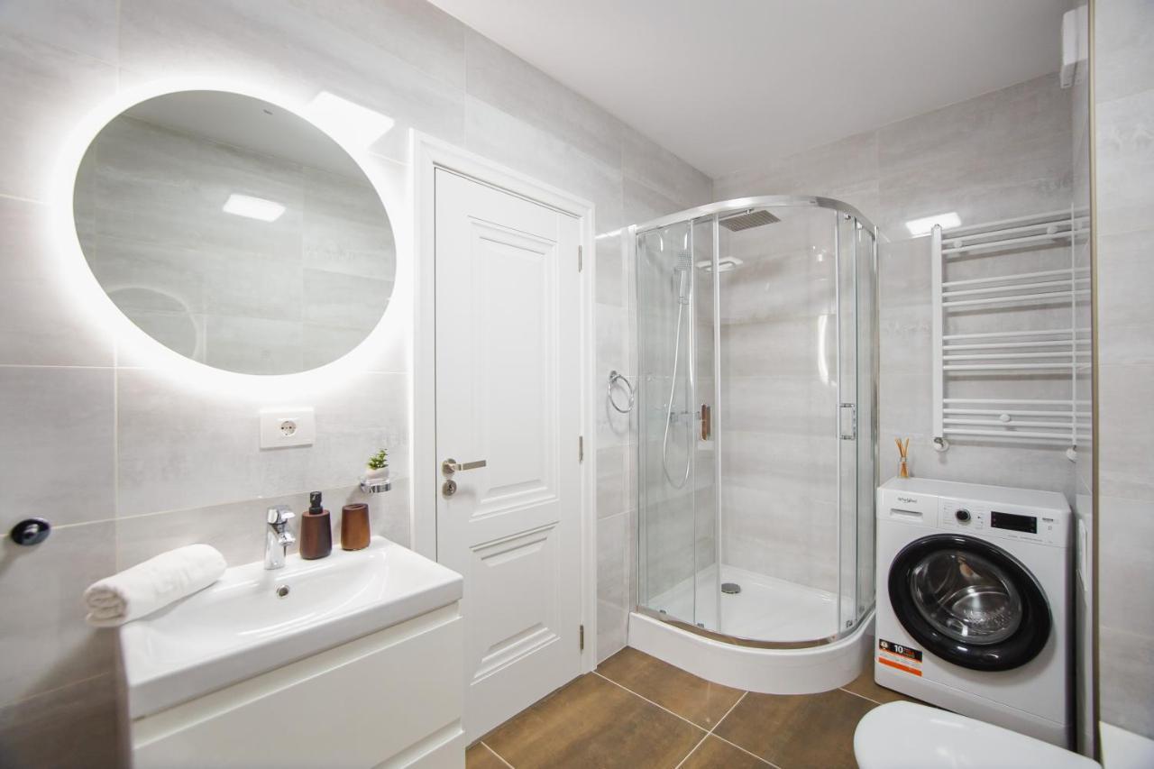 Charming Family Haven Apartment Орадеа Екстериор снимка