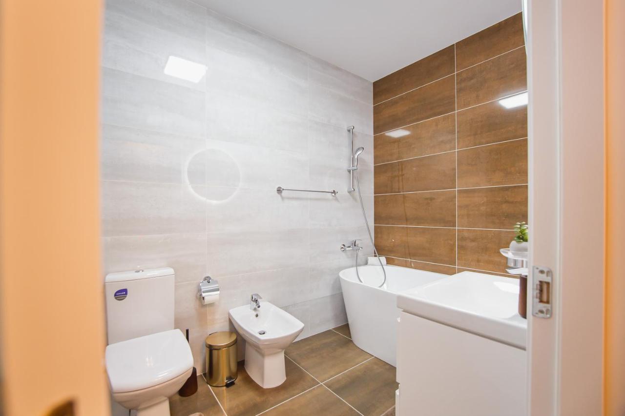 Charming Family Haven Apartment Орадеа Екстериор снимка