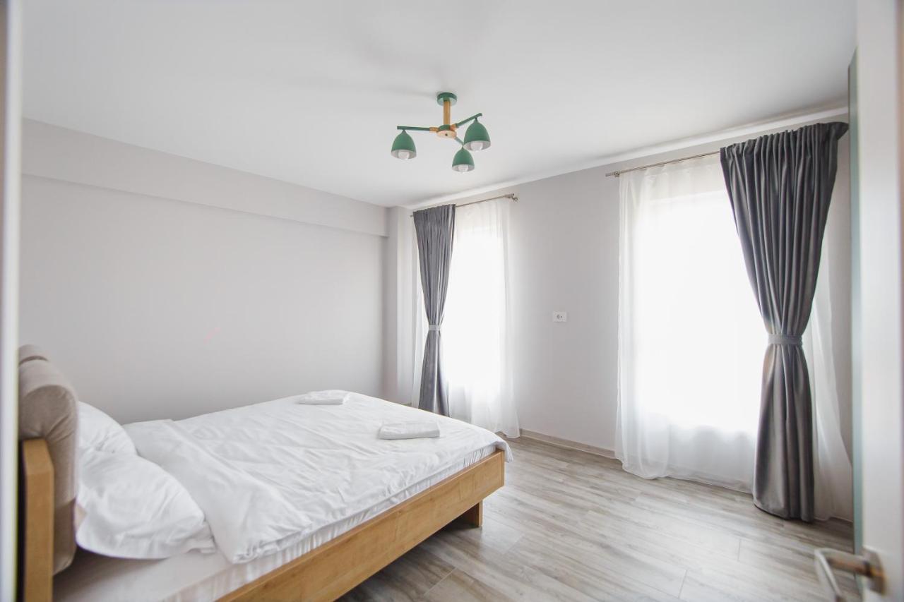 Charming Family Haven Apartment Орадеа Екстериор снимка